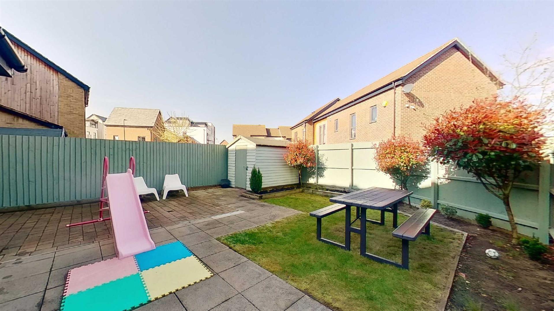 Echo Way, Oakgrove, Milton Keynes